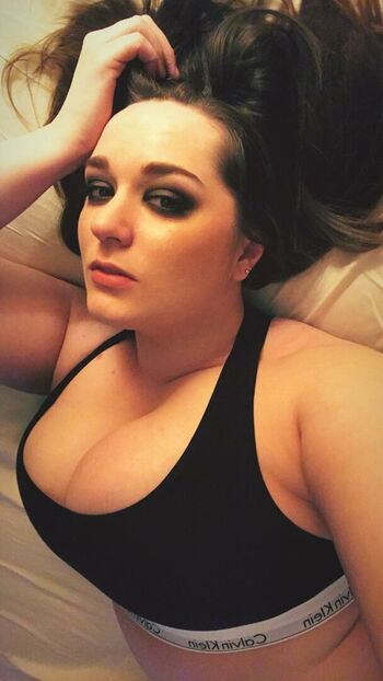Full leaked Katebrezzy private photo