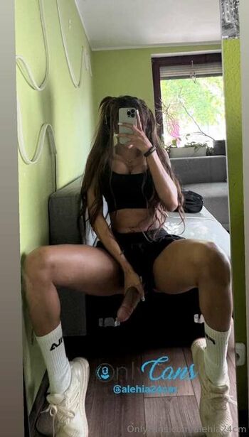 Full leaked Katellyn delatuxe private photo
