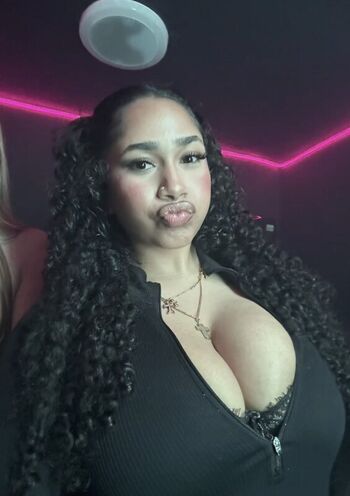 Full leaked Katelynn private photo