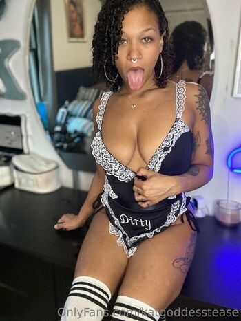 Full leaked Katgoddesstease private photo