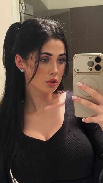 Full leaked Kathiyessir private photo