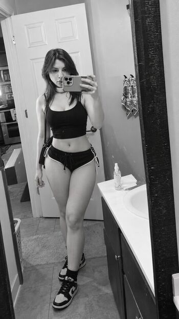 Full leaked Katie elizzy bugs private photo