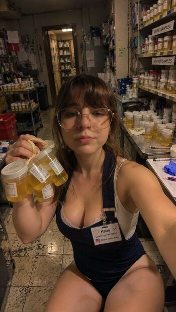 Full leaked Katie elizzy bugs page private photo