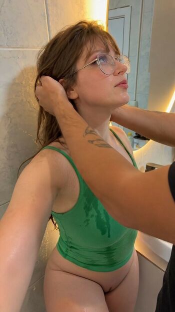Full leaked Katie elizzy bugs page private photo