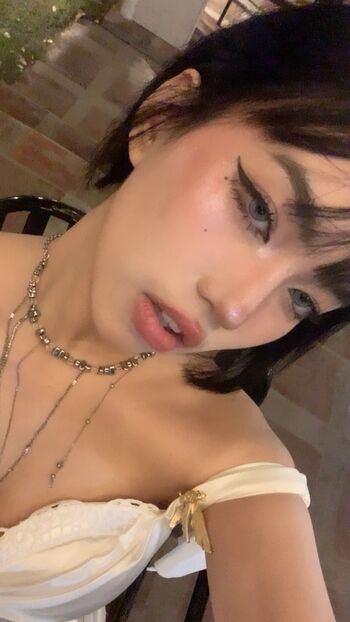 Full leaked Katiearucan private onlyfans photo