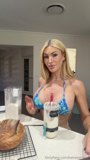 Full leaked Katiekatie private photo