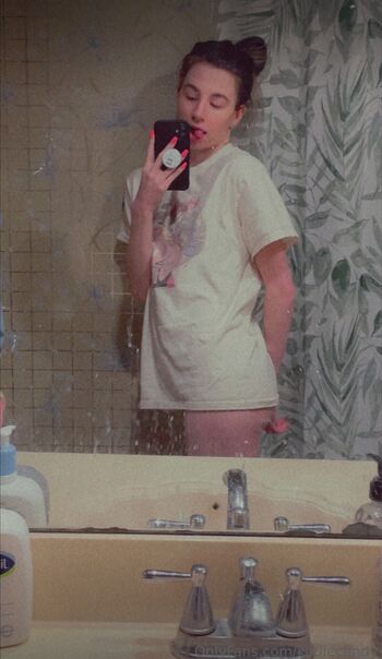 Full leaked Katiiecandy private photo