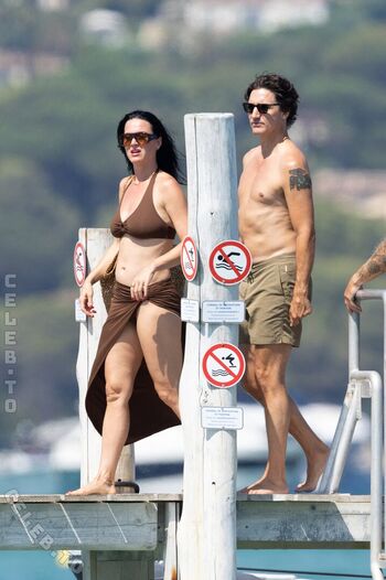 Full leaked Katy perry private photo