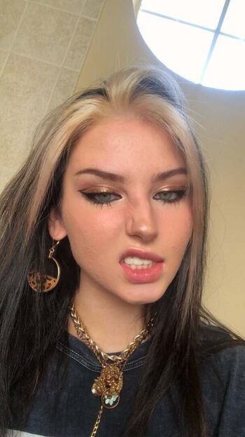 Full leaked Katyakittyxo private photo
