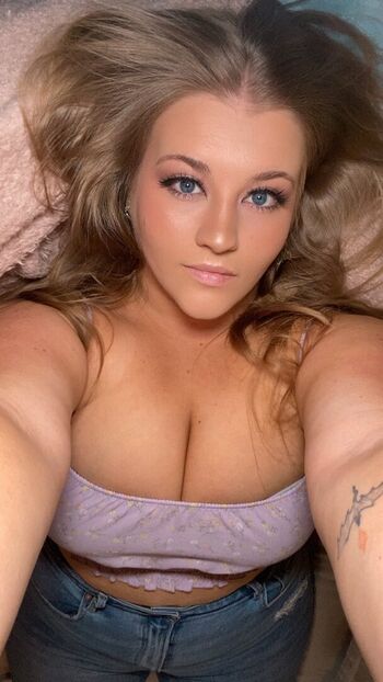 Full leaked Kayberryxo private onlyfans photo