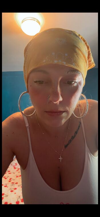 Full leaked Kaybrookew private photo