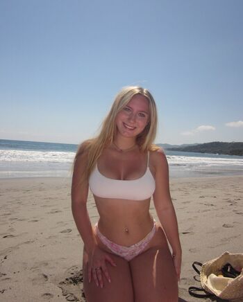 Full leaked Kayleek private photo