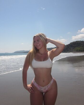 Full leaked Kayleek private photo