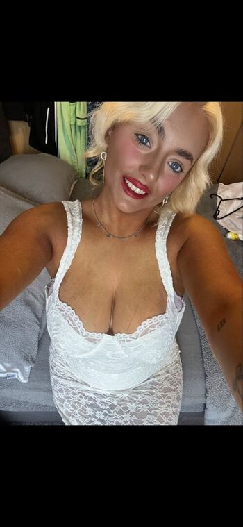 Full leaked Kayleighdeane private photo