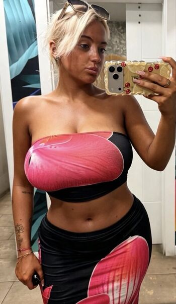 Full leaked Kayleighdeane private photo