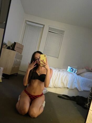 Full leaked Kayvalorant private photo