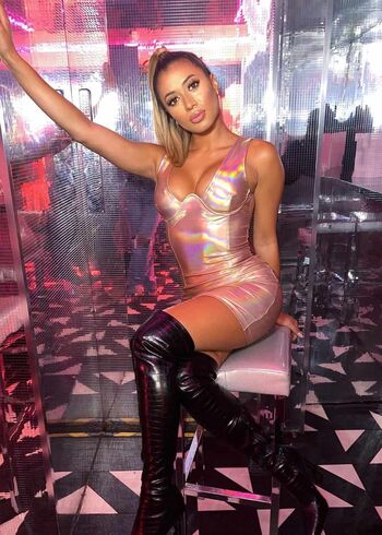 Full leaked Kazcrossley private onlyfans photo