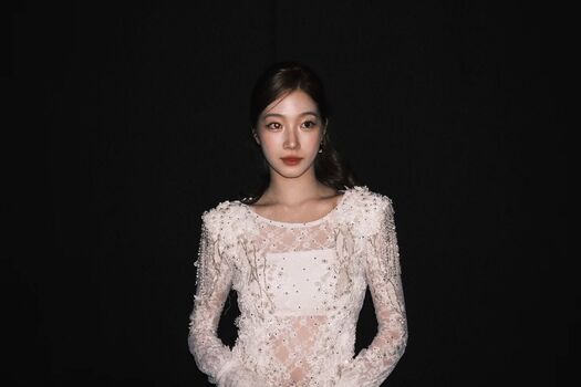 Kazuha Nakamura 中村 一葉