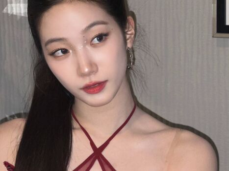 Kazuha Nakamura 中村 一葉