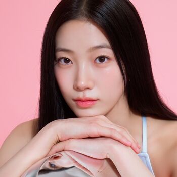 Kazuha Nakamura 中村 一葉