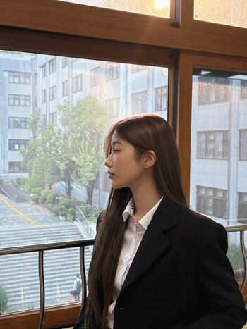 Kazuha Nakamura 中村 一葉 | LESSERAFIM