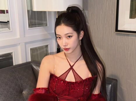 Full leaked Kazuha nakamura lesserafim page private onlyfans photo