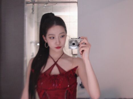 Kazuha Nakamura 中村 一葉 | LESSERAFIM