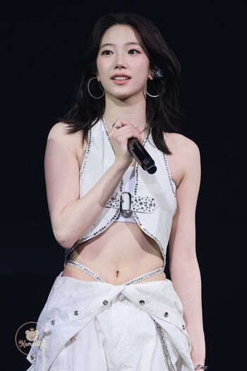 Full leaked Kazuha nakamura lesserafim page private onlyfans photo