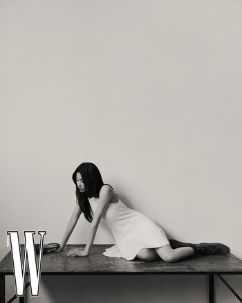 Kazuha Nakamura 中村 一葉 | LESSERAFIM