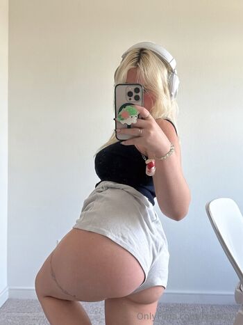 Full leaked Kealani private onlyfans photo