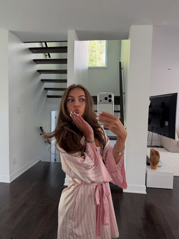 Full leaked Kelly aubin private photo