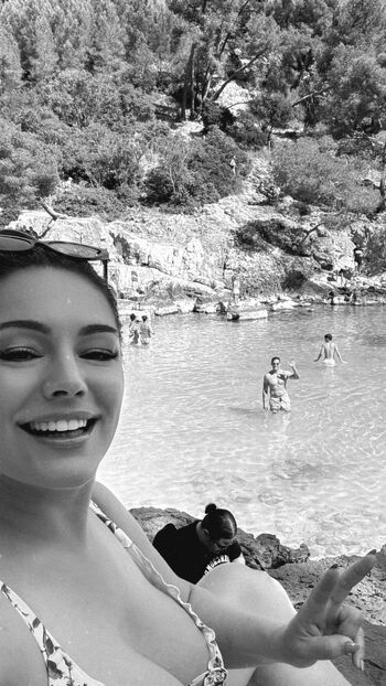 Kelly Brook