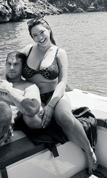 Full leaked Kelly brook page private photo