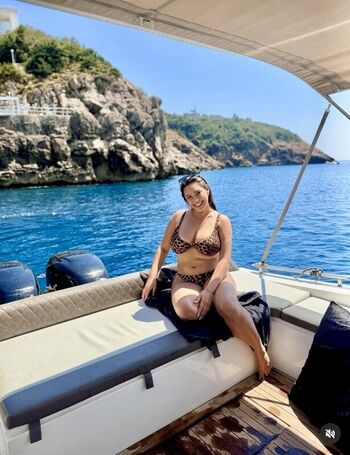 Full leaked Kelly brook page private photo
