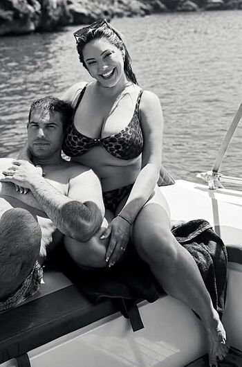 Full leaked Kelly brook page private photo