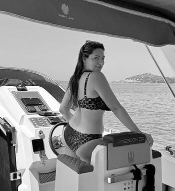 Full leaked Kelly brook page private photo