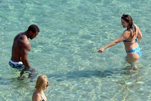 Full leaked Kelly brook page private photo