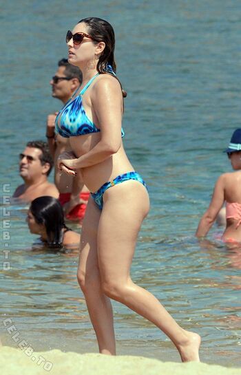 Full leaked Kelly brook page private photo