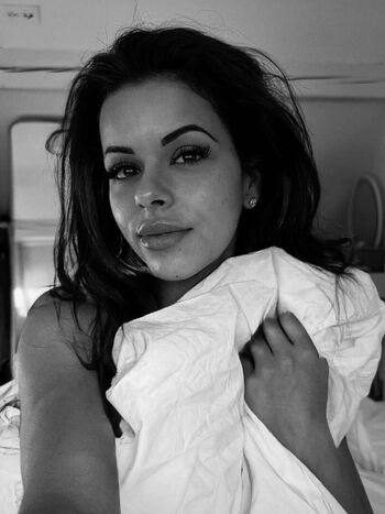 Full leaked Kelly cruz private photo