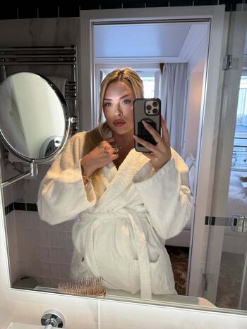 Full leaked Kelly vedovelli page private photo