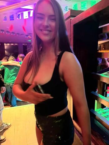 Full leaked Kelly private photo