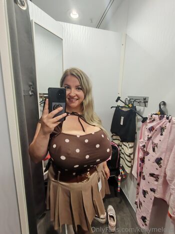 Full leaked Kellymelons private photo