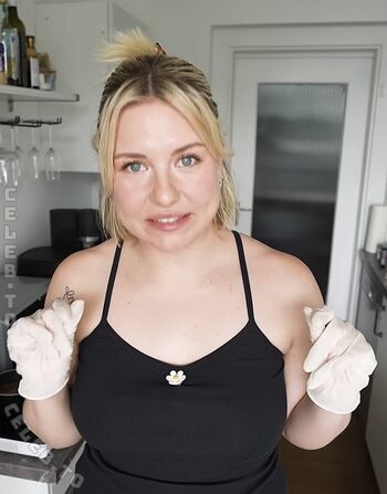 Full leaked Kellymissesvlog private photo