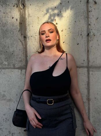 Full leaked Kelsey grey private photo