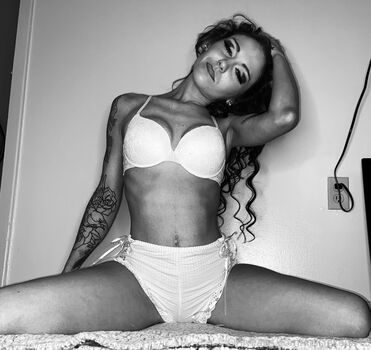 Full leaked Kelsiekelss private photo