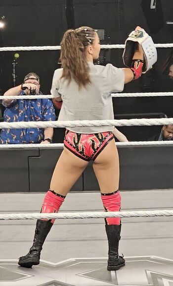 Full leaked Kendal grey private photo