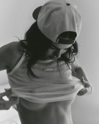 Full leaked Kendall jenner private photo