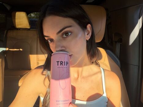 Full leaked Kendall jenner  page private photo