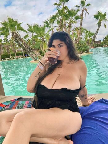 Full leaked Kendall moon private photo