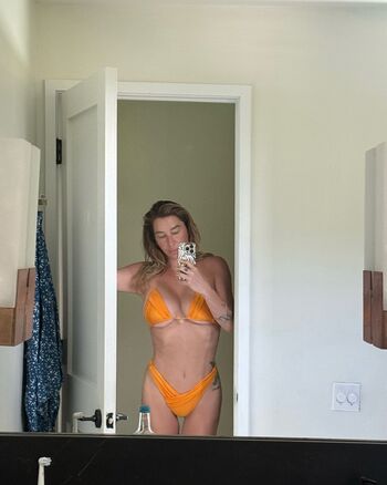 Full leaked Kesha private photo